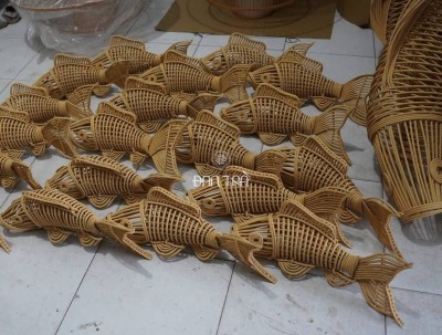 ​  Small Rattan Fish Pendant Light  ​