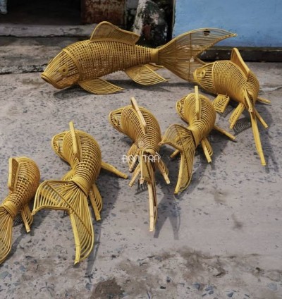 ​  Small Rattan Fish Pendant Light  ​