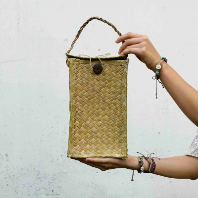 Handwoven Seagrass Wine Basket